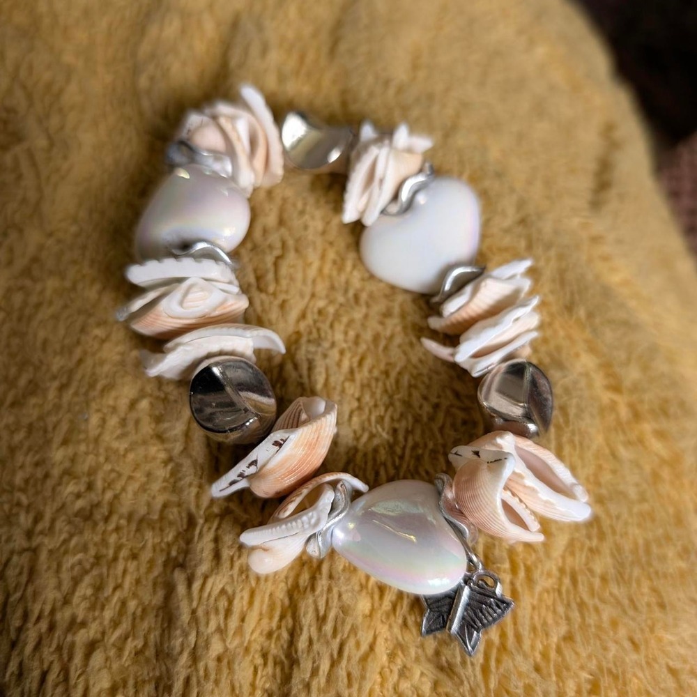 Shell bracelet - Picture 2 of 4